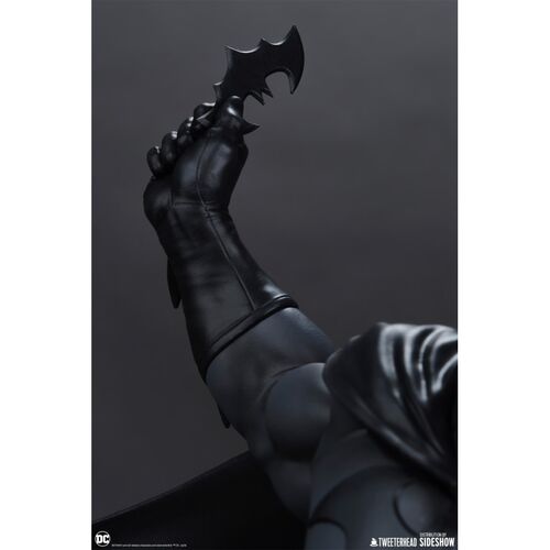 Statue Batman (Black and Gray Edition) scale 1:6 50 cm