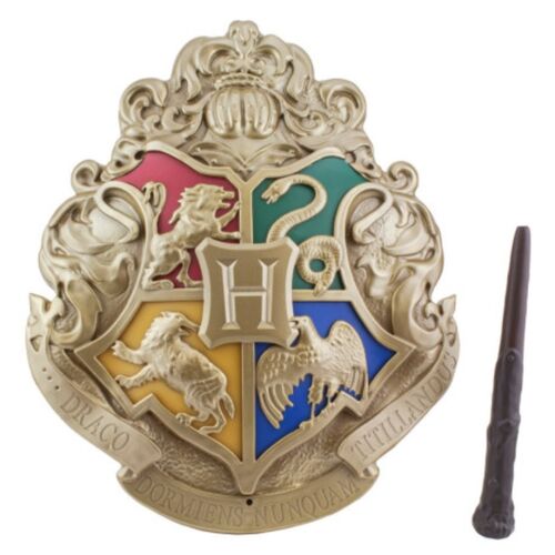 Hogwarts Crest Light with Wand Control