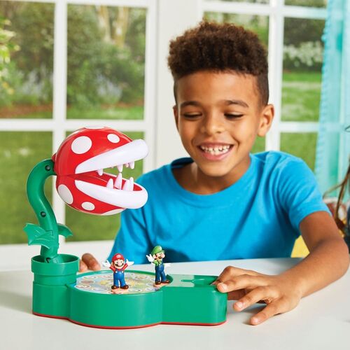 Super Mario Piranha Plant Escape! board game