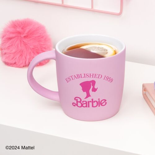 Taza Logo y  silueta Barbie Soft Touch 400 ml