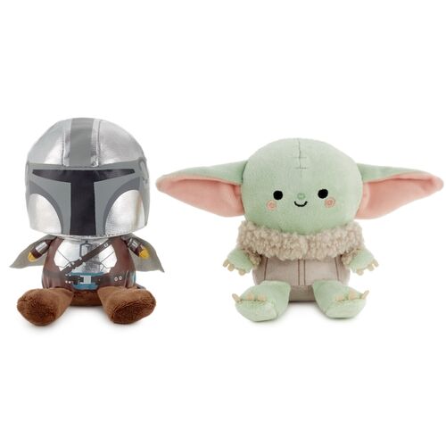 Set of two magnetic soft toys better together Mandalorian with Grogu