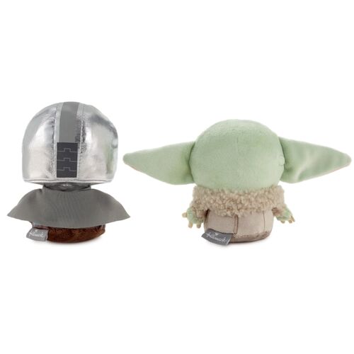 Set of two magnetic soft toys better together Mandalorian with Grogu