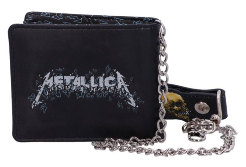 Cartera tarjetero con ilustraciones de Metallica - Sad But True. Cuenta con varias secciones para tarjetas y un compartimento grande para dinero. Está fabricada en PU y tiene unas dimensiones de 9 x 11 cm.